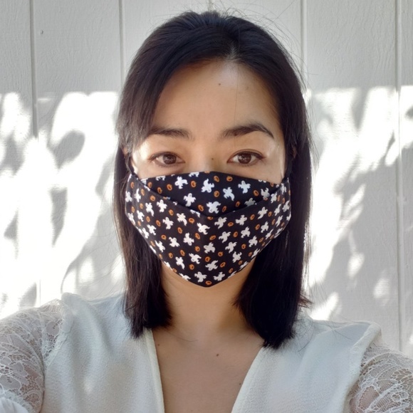 NEW! Halloween Orange Pumpkins Ghosts Witches Fall Autumn Face Mask - Picture 3 of 13